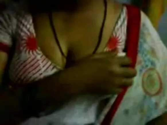 Sabuwa indiyawa Aunty 10 tana cin duri.
