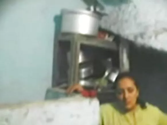 North indian guy yana gyara camera yana cin durin sa aunty my sexy ladies.
