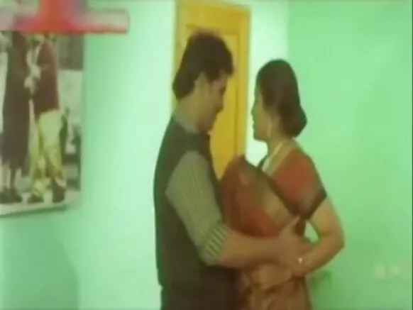 Zafafan indiya aunty tana kokarin gamsar da abokin aikinta a hotel, mata masu tsananin zafi.
