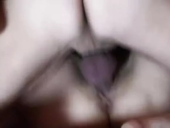 Bidiyo mai tsami tare da kyawawan balagagge masu fucking a kusa.