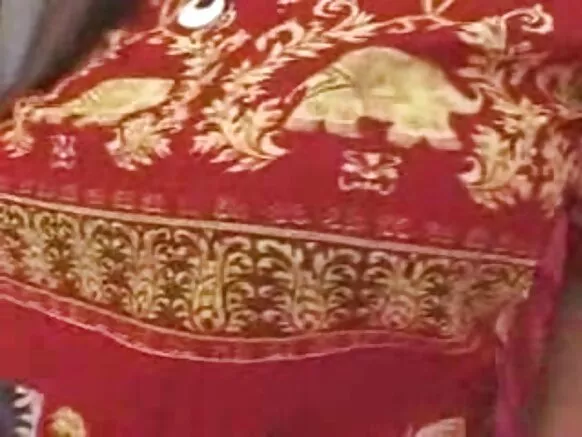 Grannies masu manyan nonuwa suna da abubuwa uku a cikin sinima.