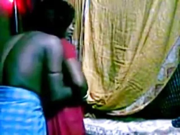 Bidiyon yar aikin gidan Indiya tsirara mata a gidan horney.