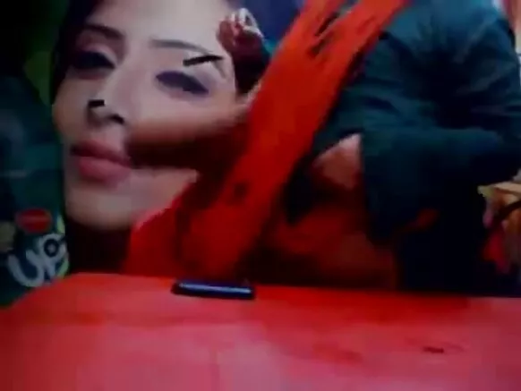 Mata, cikakkun fina-finan balagagge, Indiyawa marar aminci.