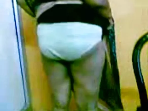 Aunty indiya tana walƙiya bidiyoyin batsa 1226 tare da manyan kakanni.