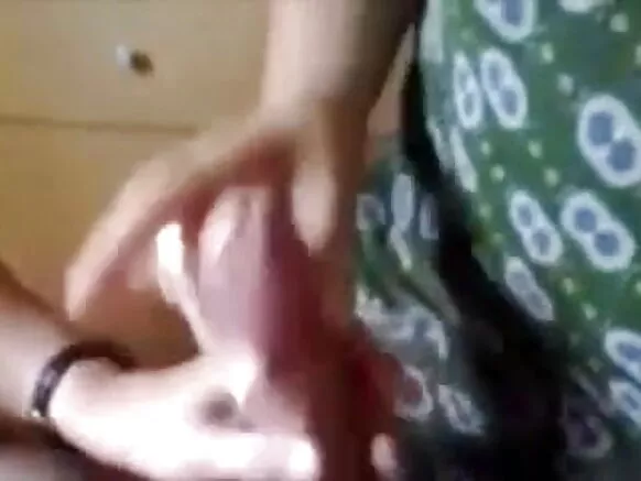 Uwargida xxx, tsofaffin matan gida a Delhi sun ba devar aikin hannu mai kyau.