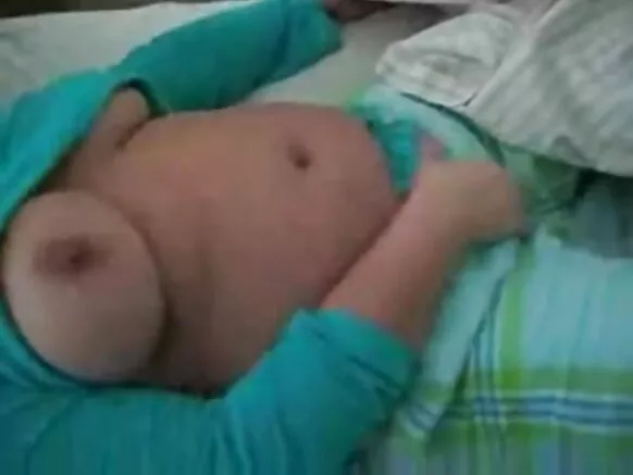 Xxx Bust Sipaniya mai sauri masseuse yana girma da sauri.
