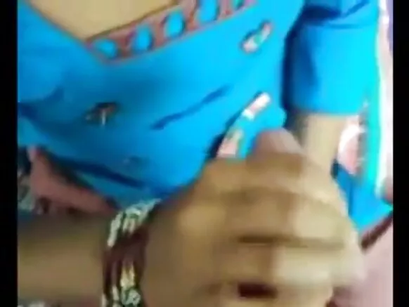 Aikin hannu Grannies daga aunty indiya zuwa aikin saurayinta.