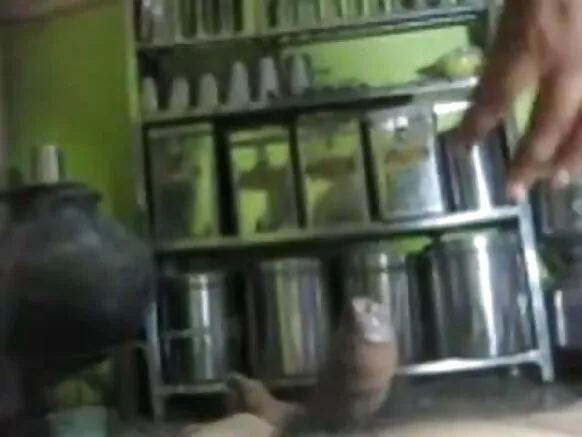 Matan Kudancin Indiya suna cin duri aunty tana shirya zakarin abokin zamanta da za a yi mata a ciki.