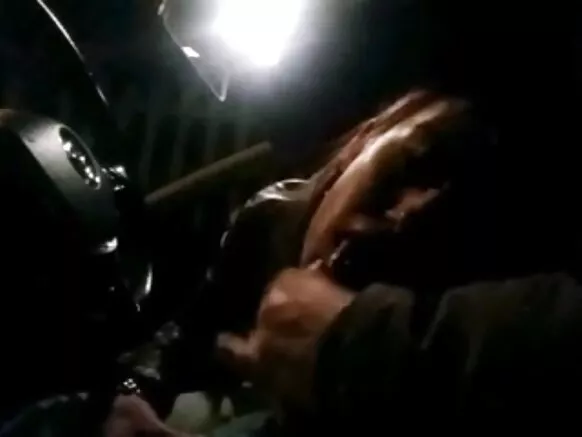 Tare da 'yan mata masu sha'awar shayarwa Italiyanci.