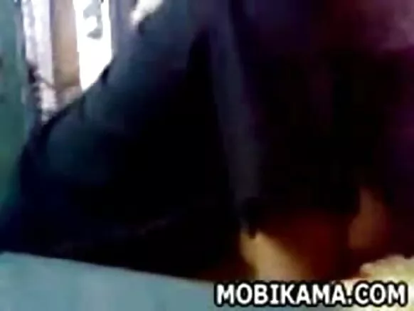 Farji na Indiya yana lalata da kyawawan mata masu girman jaki.