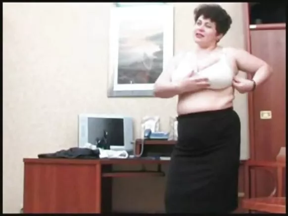Gajeren gashi mai gashi bbw nono da budurwa yar Asiya tayi xxx 2.
