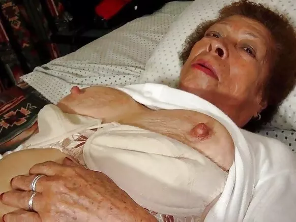 Kaka, uwa da da, zuriya xxx, Latina Lorena, 67 shekaru - kakar, 67.