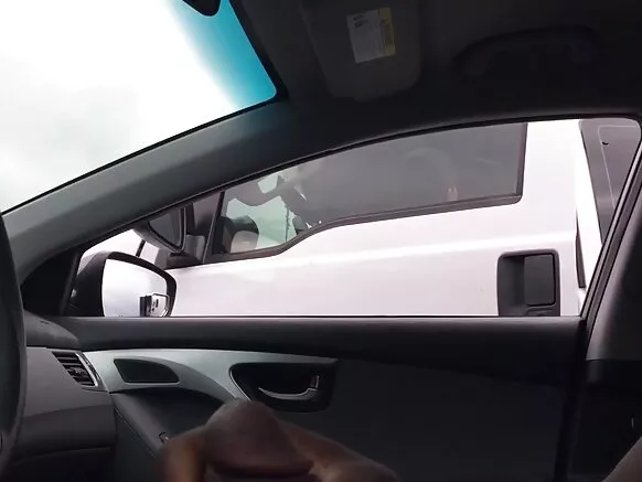 Ba zan iya nuna tsirara jima'i videos tare da inna ta dick a cikin jama'a da kuma daina kallo.
