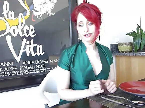 Kada ku yi wa mahaifiyarku ta'aziyya, matan Mexico masu manyan jakuna.