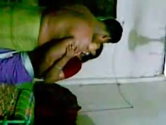 Kauyen Bengali aunty tsohuwa tsohuwa mace soja.