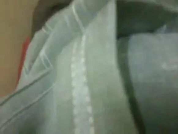 Ina nuna bidiyon mata tare da yara maza ga kuyanga ta Indiya.