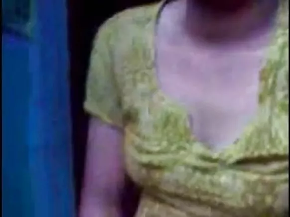 Bangla desi xxx tsohon soja gida mara kunya aunty tana tsotsar musolmani daga ba dan uwa ba.
