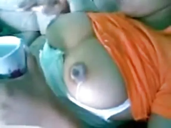 Sexy manyan ass uwaye suna lalata da mijin Indiya da ice cream.
