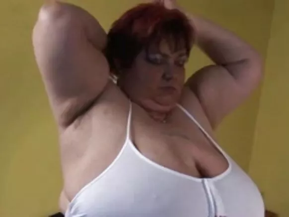 Balagagge mai girma bbw akan kyamarar gidan yanar gizo.