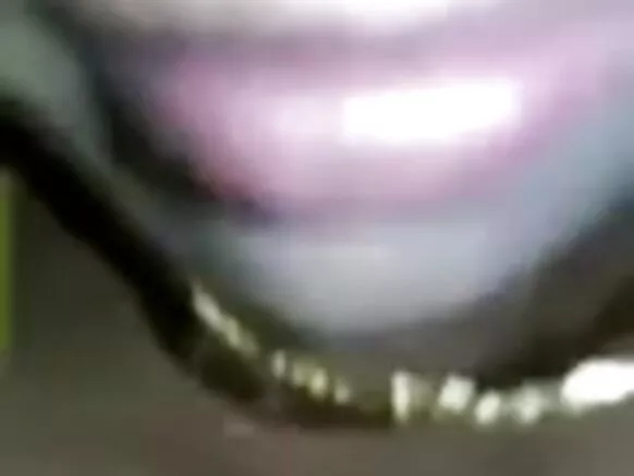 Desi bhabhi yana cin duri, tsotsa kuma ana cin duri a jakin uwa da danta.